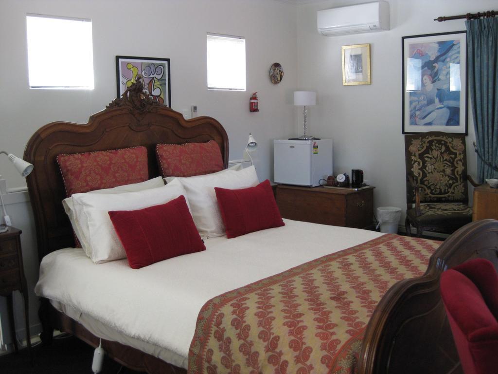 Three Chimneys Bed And Breakfast Boutique Guest House Albany Room photo