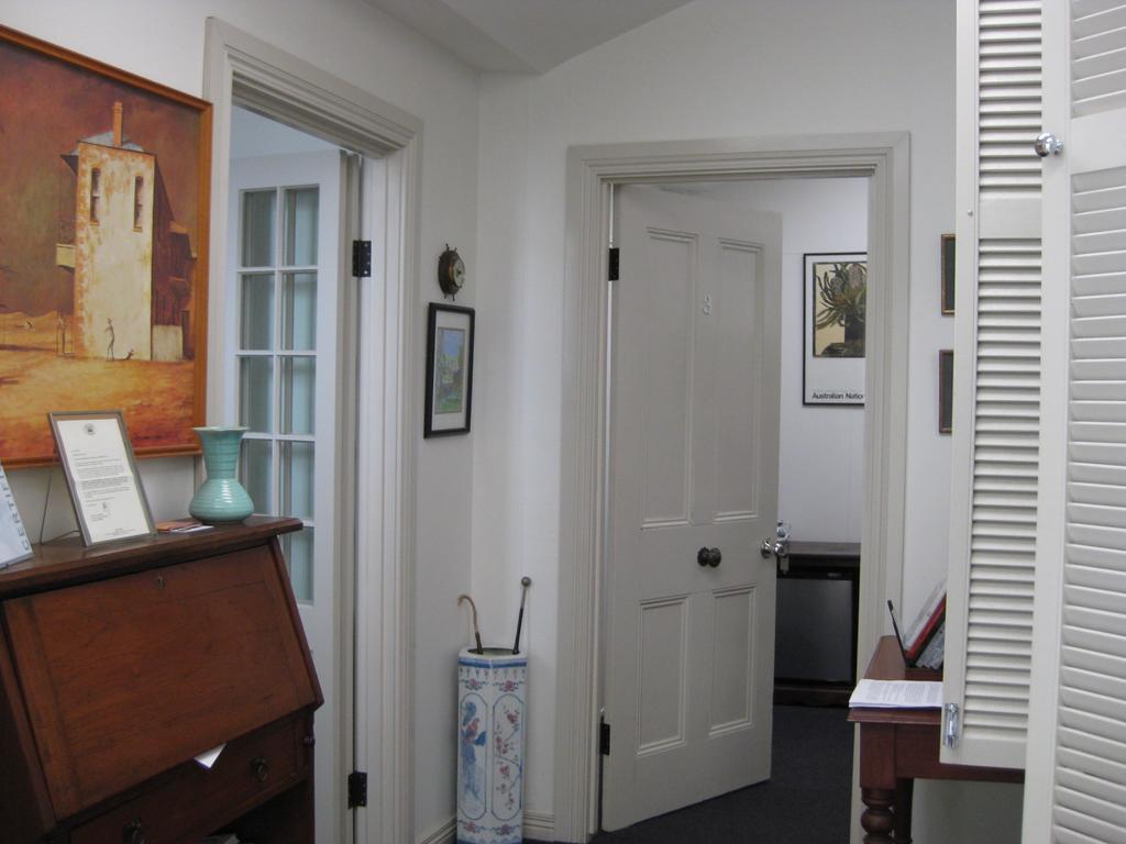 Three Chimneys Bed And Breakfast Boutique Guest House Albany Exterior photo